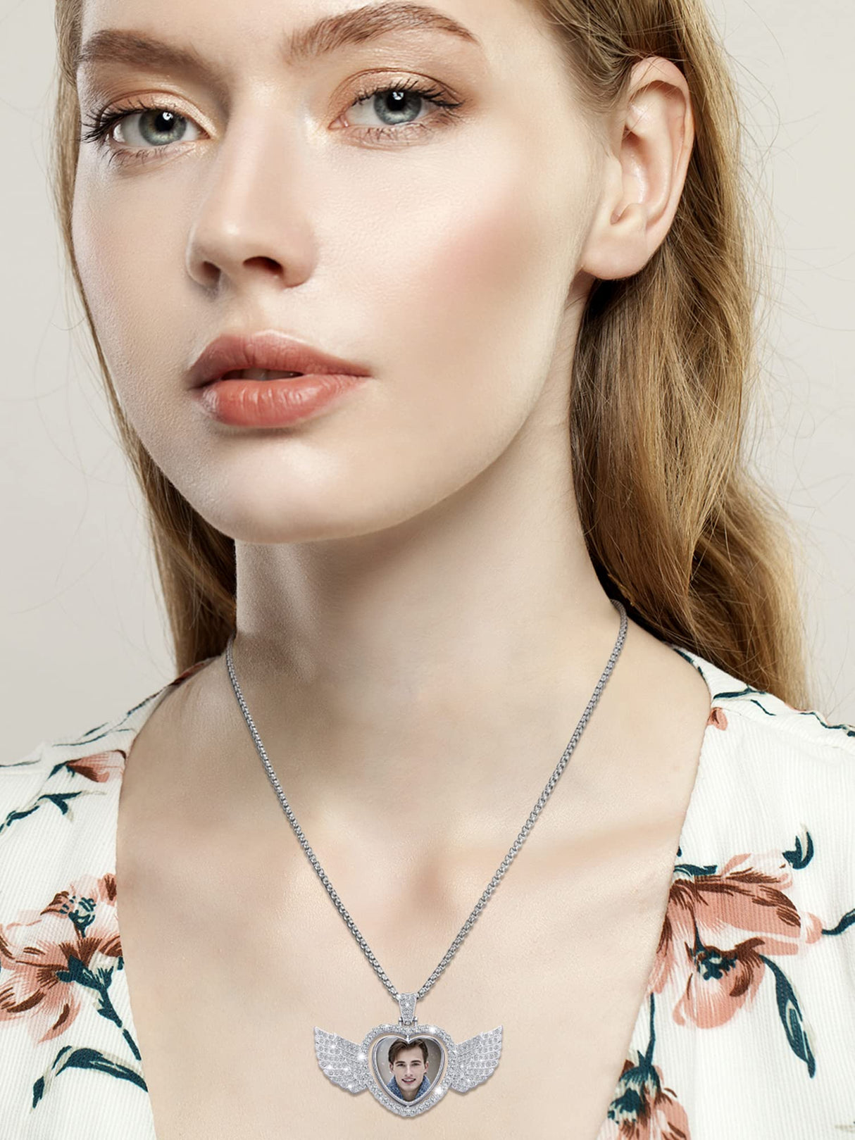 Junkin 24 Pcs Sublimation Rhinestone Trays Pendant Set, Including 6 Double Sided Blank Rhinestone Bezel Trays, 6 Pcs Thick Chains with 12 Sublimation Discs for Making (White) Junkin