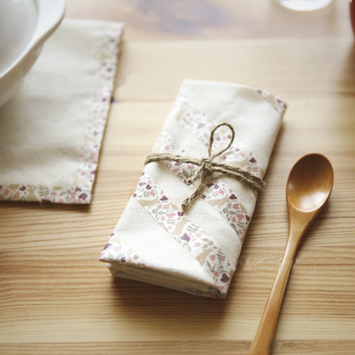 KINGLAKE Natural Jute Twine String 656 Feet 2mm Twine for Crafts Gift Wrapping Christmas Packing String for Arts Decoration, Wedding, Gardening KINGLAKE