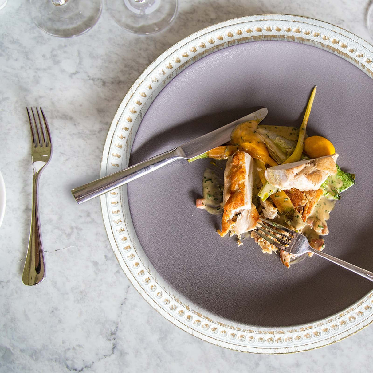 Kazozobi 13" Vintage Charger Plates, Beaded Chargers for Dinner Plates Set of 6, Charger Plates Bulk Wedding, White Kazozobi