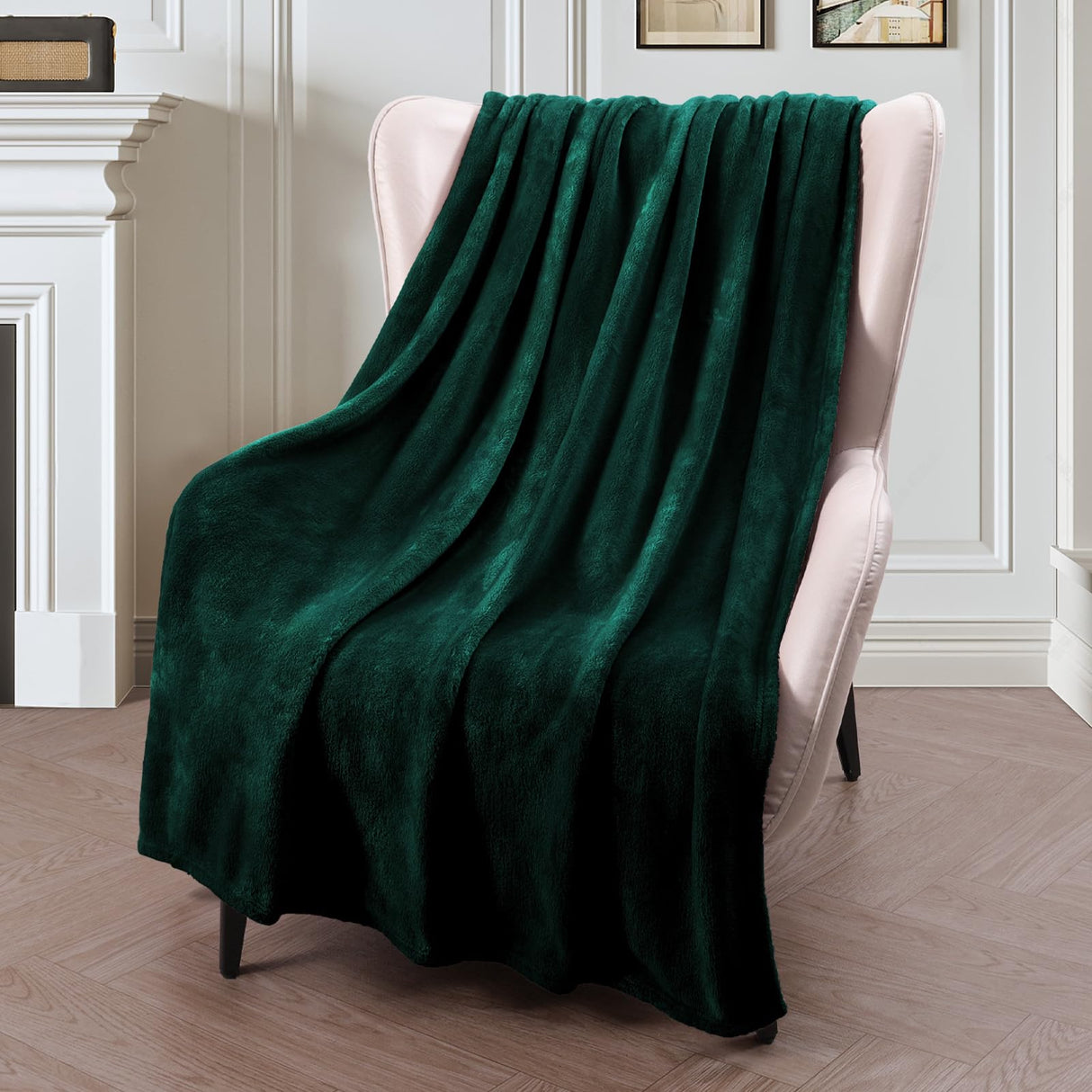 Exclusivo Mezcla Extra Large Fleece Throw Blanket for Couch, Sofa, 300GSM Super Soft and Warm Blankets, Forest Green Throw All Season Use, Cozy, Plush, Lightweight, 50x70 Inches Exclusivo Mezcla
