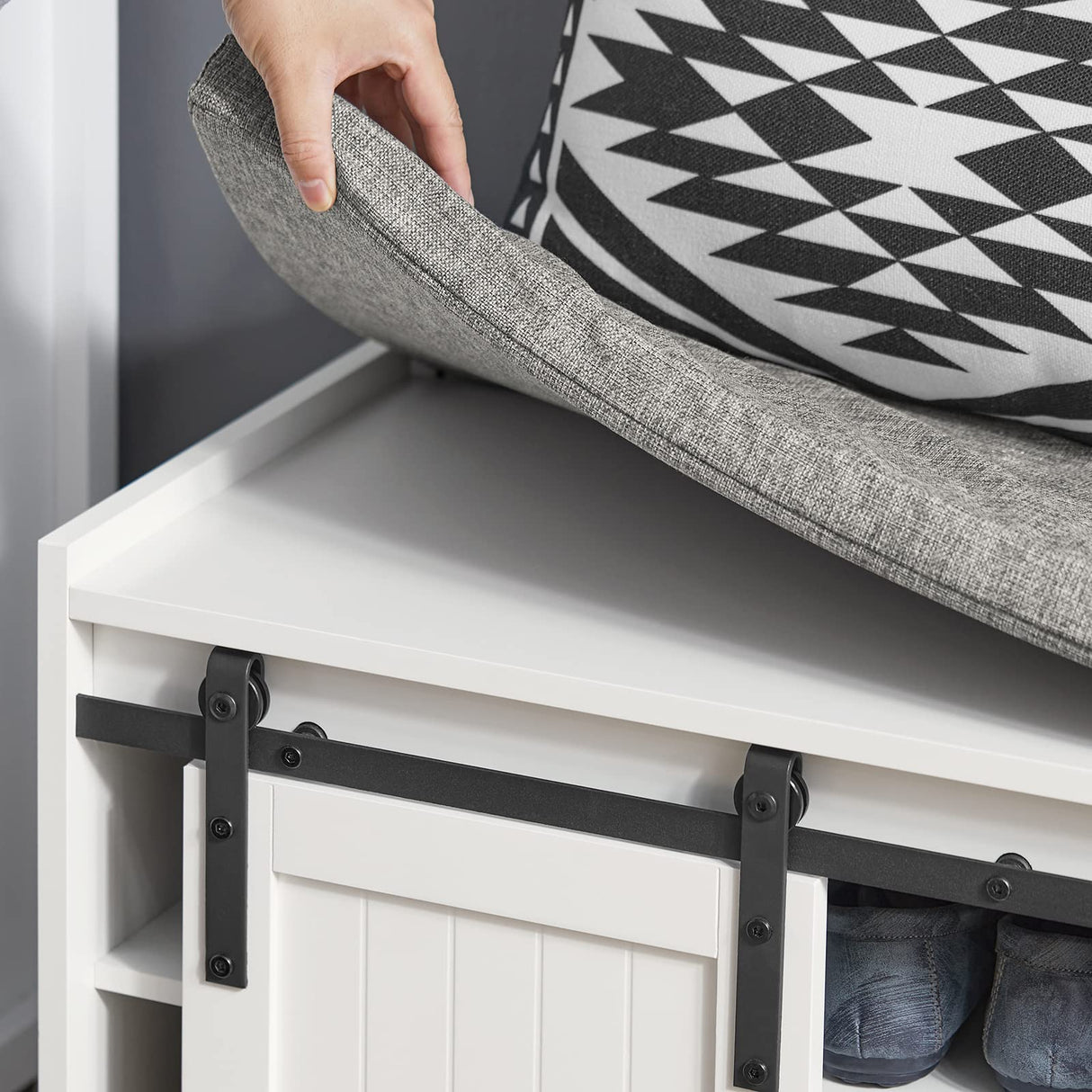 Haotian White Rustic Style Storage Bench with Sliding Barn Doors & Padded Seat Cushion, Hallway Bench, Shoe Cabinet, Window Shoe Bench, FSR133-W Haotian