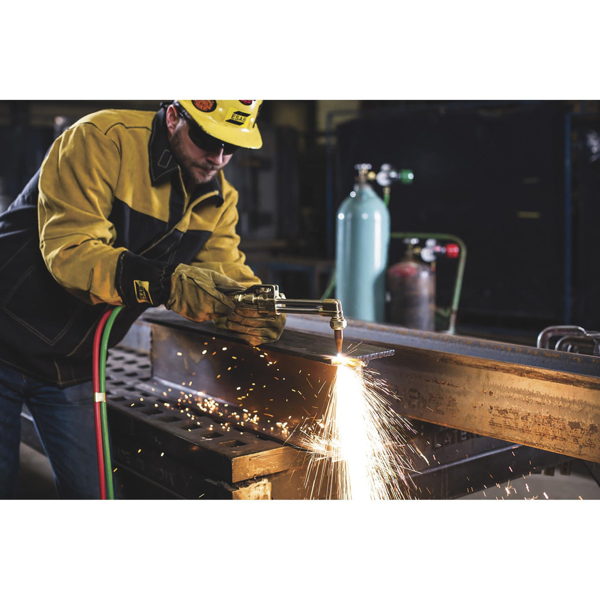 Victor Technologies 0384-2580 Medalist 250 Classic 540/510 Acetylene Gas Service Medium Duty Cutting and Welding System with G250-15-510 Regulator ESAB