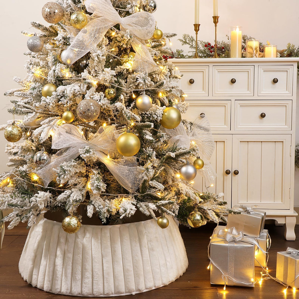 Bunny Chorus Christmas Tree Collar, Rustic White Luxury Plush Faux Fur Tree Collar with Stripe Textured Pattern, Soft Fluffy Xmas Tree Ring Boho Tree Skirt for Holiday Decorations Indoor Home Decor Bunny Chorus