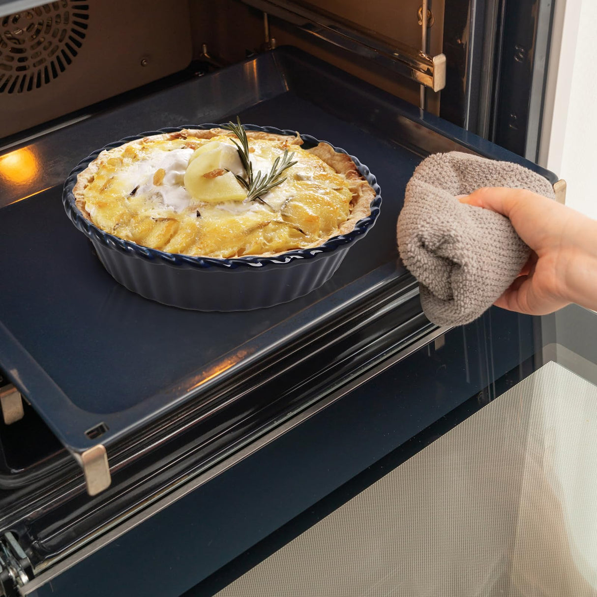 Peohud 2 Pack Ceramic Pie Pans, 10 Inch Deep Fluted Pie Plate, 54 Ounce Round Baking Dish for Quiche, Apple Pecan Pie, Pot Pie, Blue Peohud