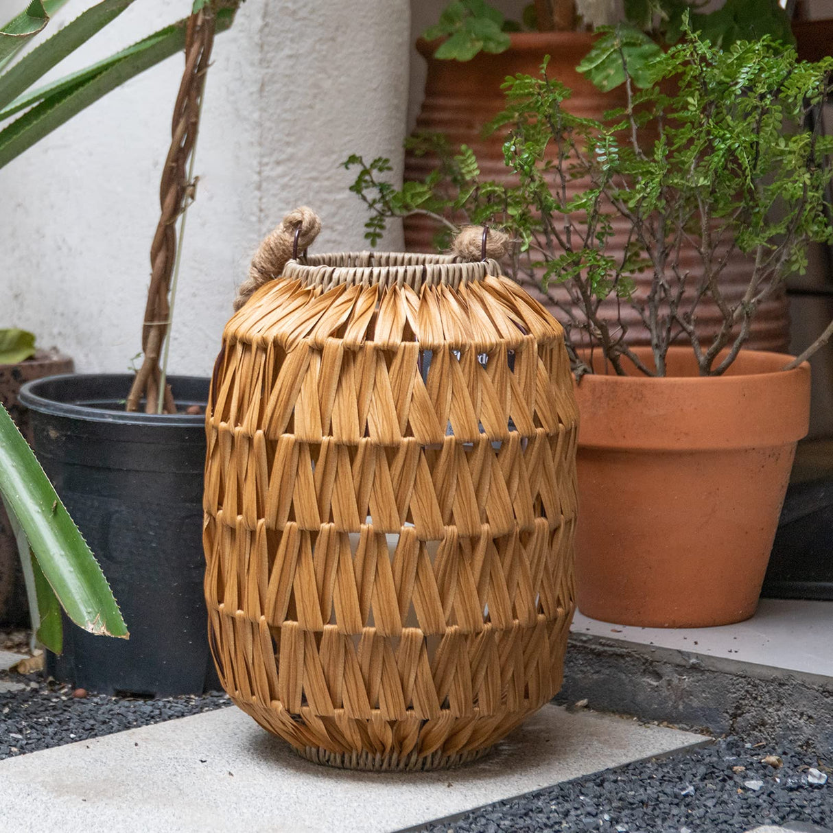 Bdor Candle Hurricane Lantern - 22.4in Decorative Candle Lanterns / Natural Rattan Outdoor Lantern with Removable LED Candle and Burlap Jute Rope Handle, Lantern Decorative for Home, Porches, Hallway Bdor