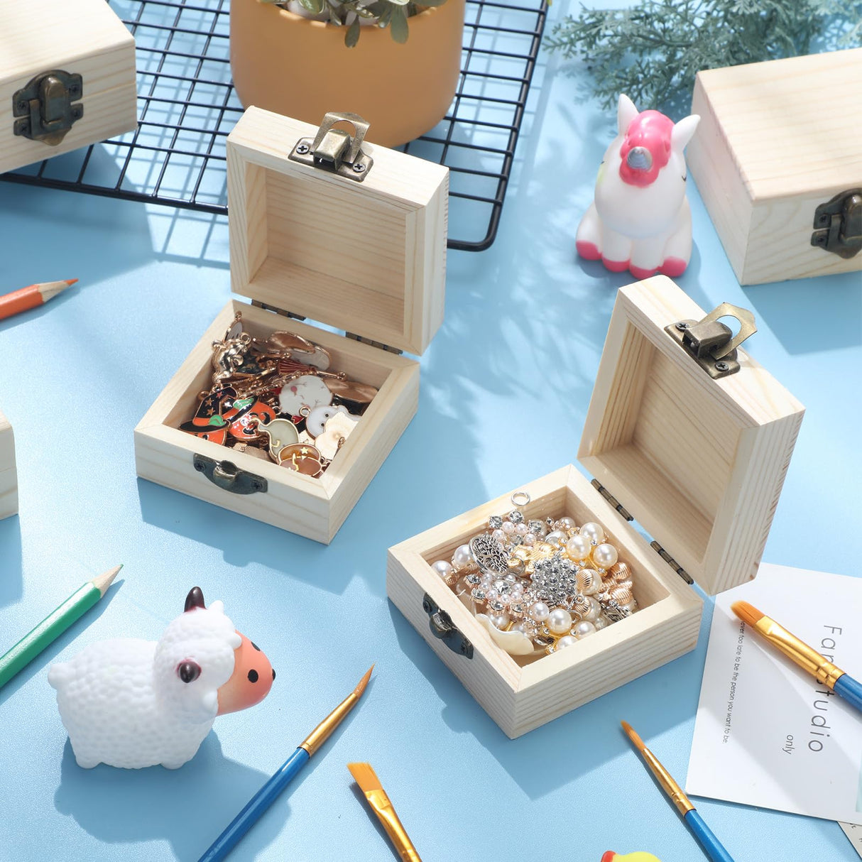 Kenning 24 Pack Small Wooden Box 2.7 x 2.7 x 1.6 Inch Natural Pine Wood Container Unfinished Treasure Chest Mini Wooden Jewelry Box Unpainted Small Treasure Chest with Lids for DIY Crafts Kenning