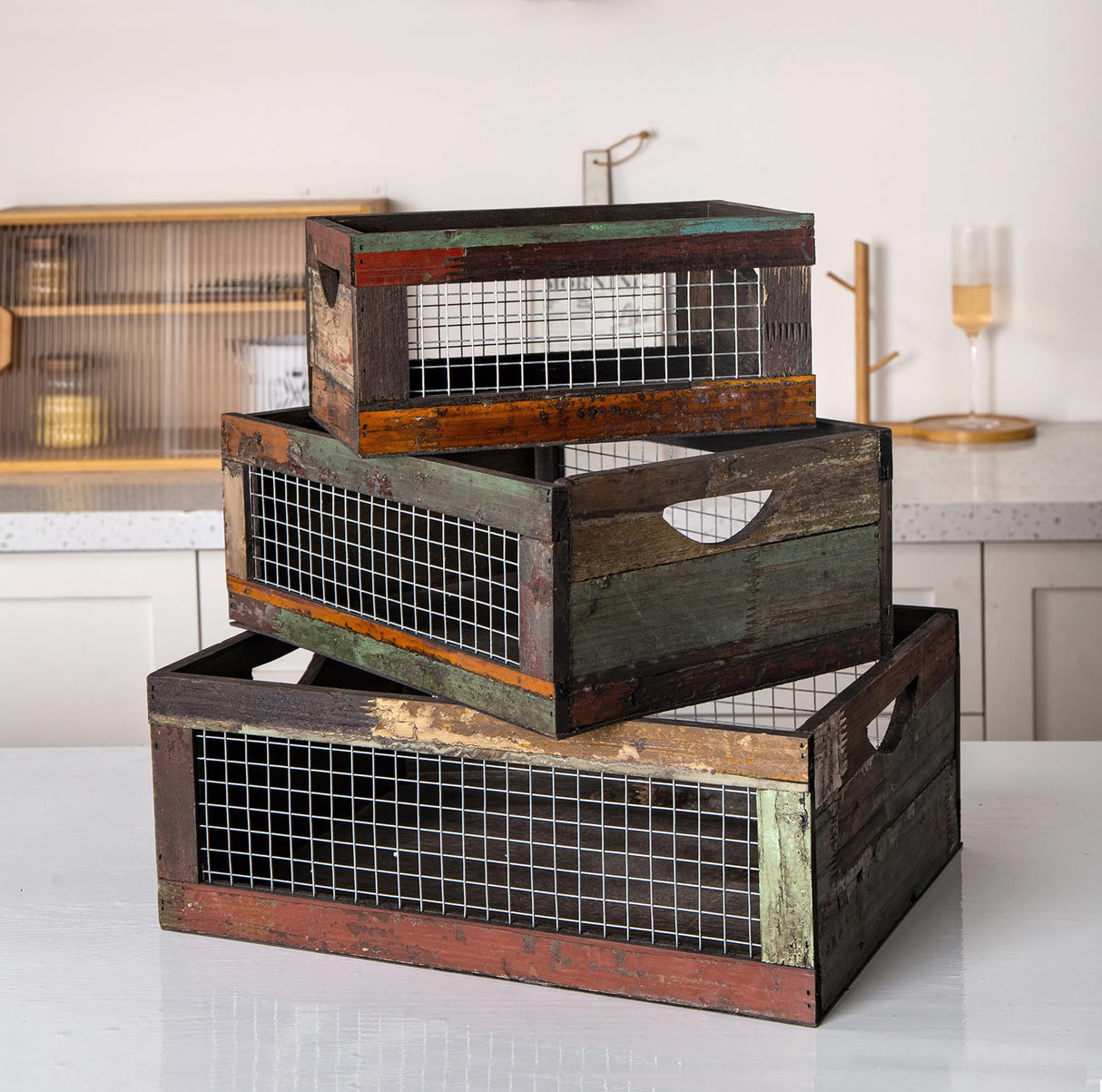 TIMRIS Set of 3 Rustic Wood Nesting Crates, Farmhouse Distressed Wooden Storage Boxes, Decorative Reclaimed Wood Organizer Baskets with Wire Mesh (Random) TIMRIS