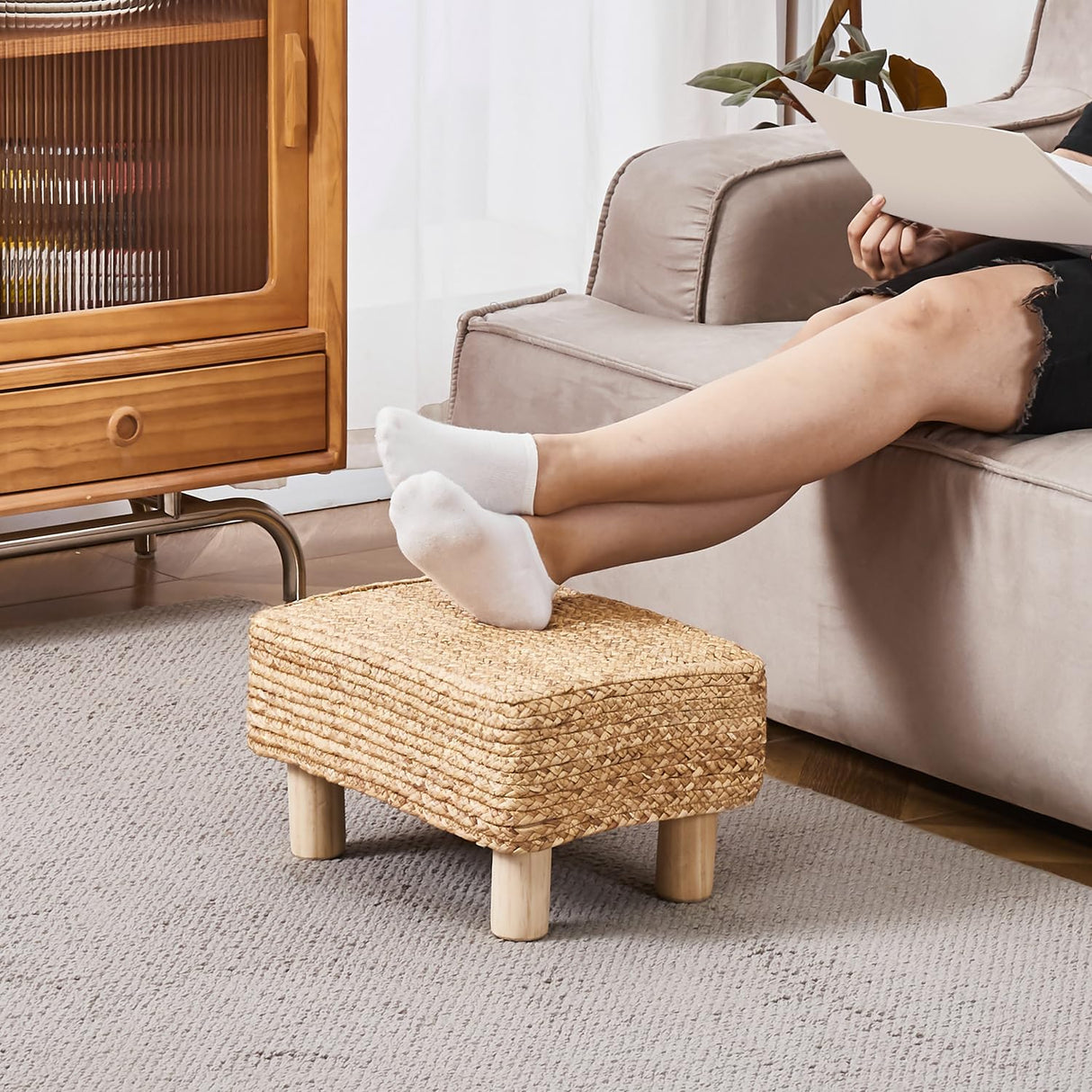 Wimarsbon Natural Seagrass Footstool Ottoman Rectangular Footrest Pouf Ottomans with Wooden Legs Hand Weave Step Stool for Living Room Bedroom Entryway Natural Wimarsbon