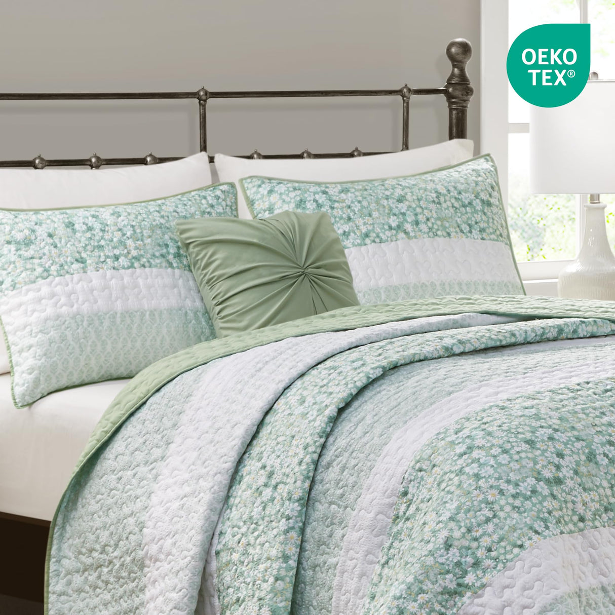 Madison Park Quilt Set, Seersucker Floral Coverlet for King Size Bed, All Season Lightweight Bedding, Farmhouse Quilt Set, Vermicelli Quilting, Throw Pillow, Caralie, King/Cal King Green 4 Piece Madison Park