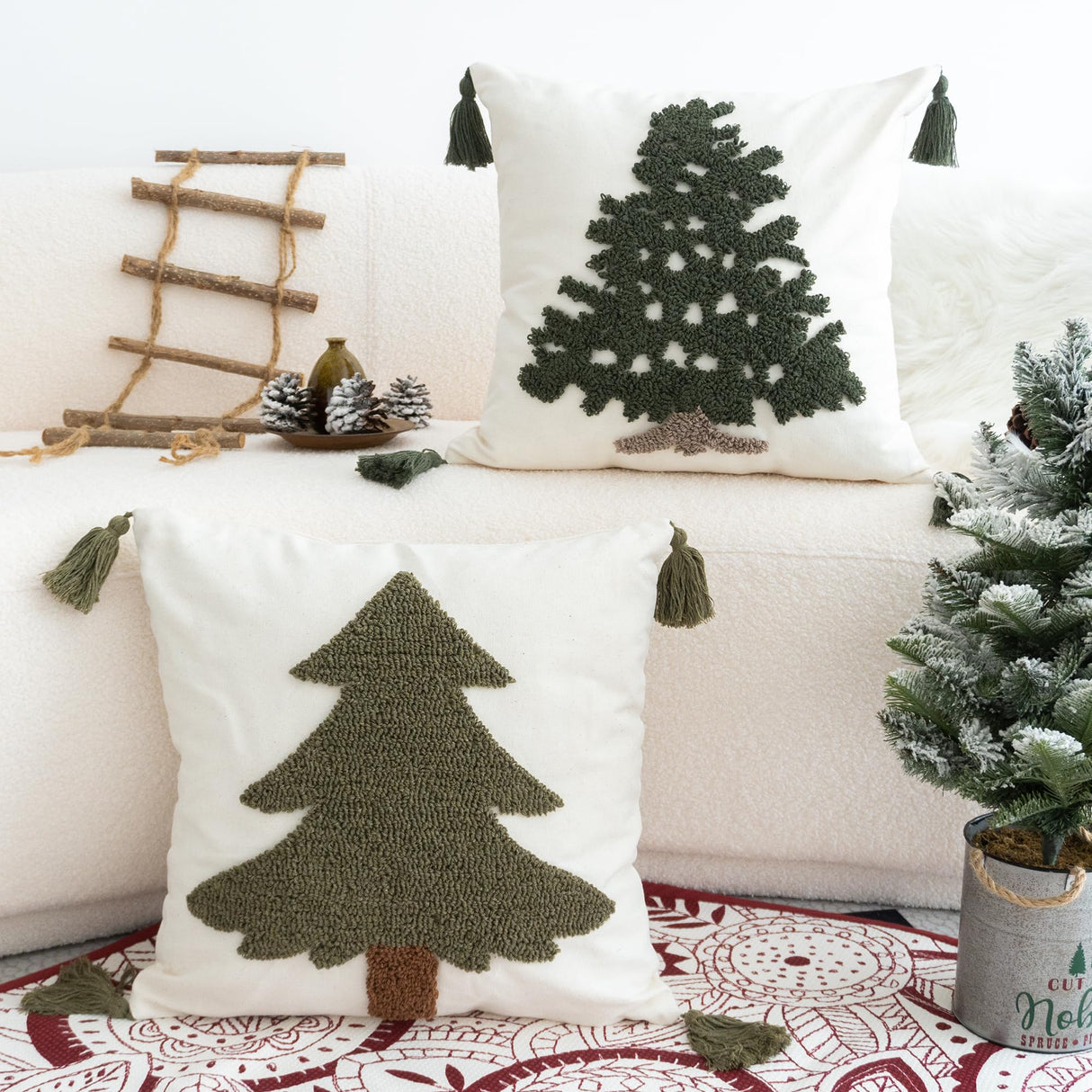 VANNCIO Green Tufted Christmas Tree Throw Pillow Cover, New Year Farmhouse Pillowcase with Tassels, Hand Woven Cushion Sham for Winter Holiday Home Decor, 18x18 inch, 1PCS (Pine Tree) VANNCIO