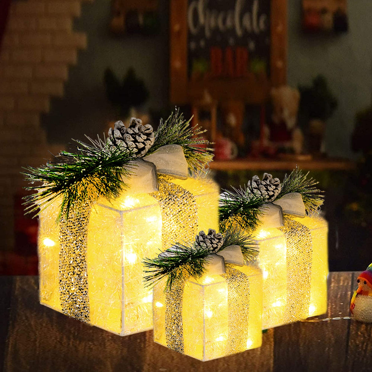 Hourleey Set of 3 Christmas Lighted Gift Boxes, Pre-lit 60 LED Light Up Present Boxes Ornament Outdoor Warm White Tinsel Boxes Decoration for Indoor Christmas Home Yard Lawn Decor Hourleey