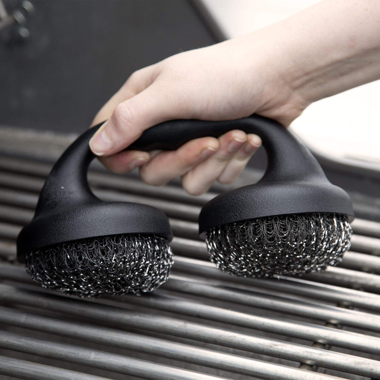 Yukon Glory™ Premium BBQ Grill Brush Easy Grip Double Pad Stainless Steel Cleaner for Gas and Charcoal Grill- Safe for Ceramic, Steel, Cast Iron Grill Grate- Grilling Gifts Yukon Glory