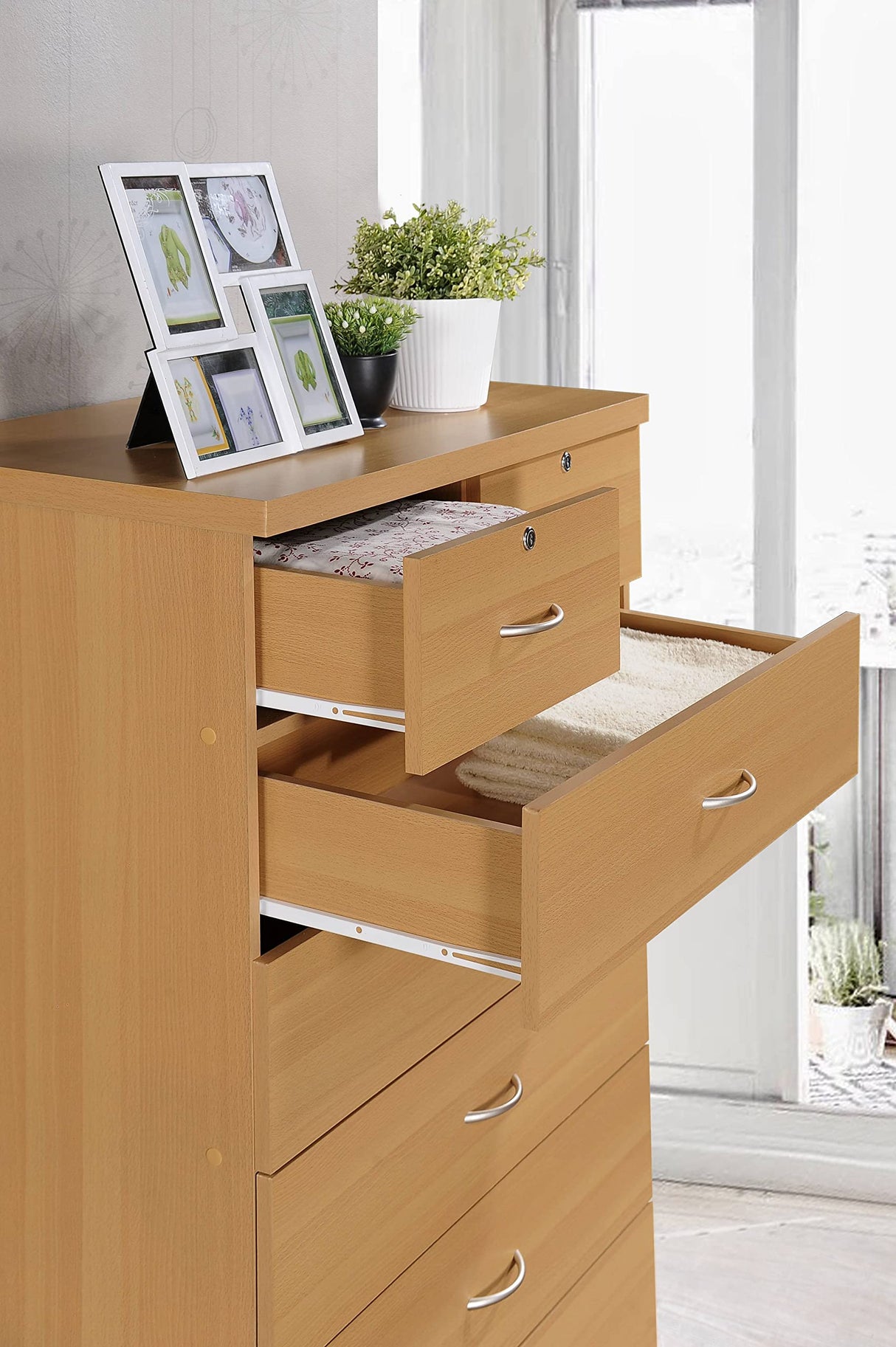 HODEDAH 7 Drawer Wood Dresser for Bedroom, 31.5 inch Wide Chest of Drawers, with 2 Locks on the Top Drawers, Storage Organization Unit for Clothing, Beech Hodedah