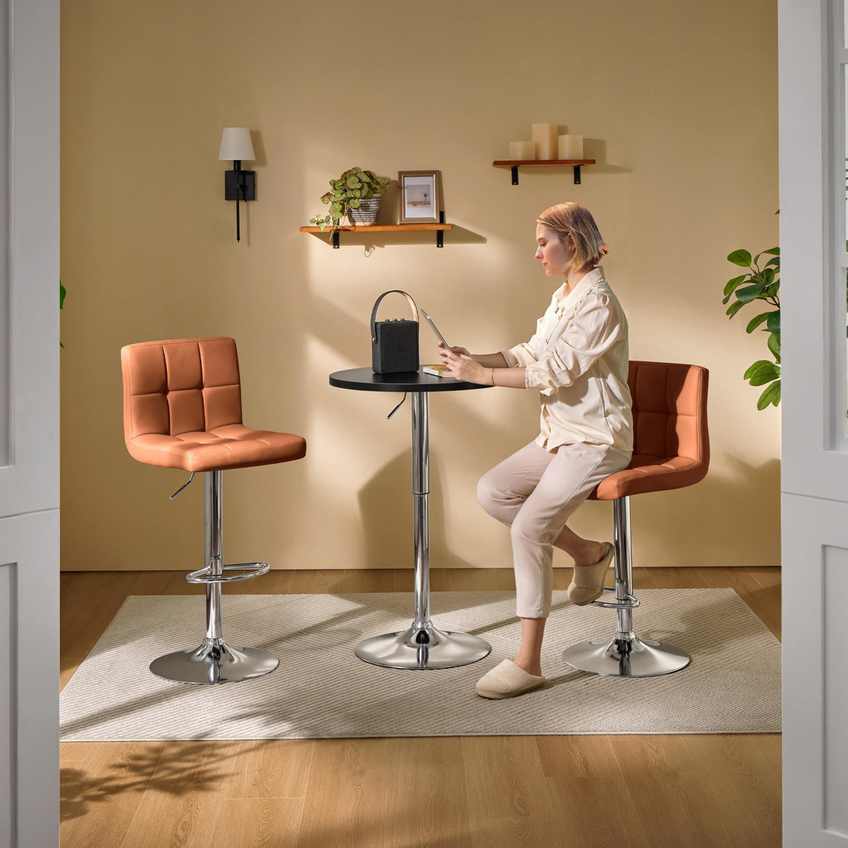 Yaheetech Round Bar Table, Adjustable Height and 360° Swivel Pub Tables, Cocktail Table with MDF Top, Silver Leg Base for Bar, Bistro, Café, Black Yaheetech