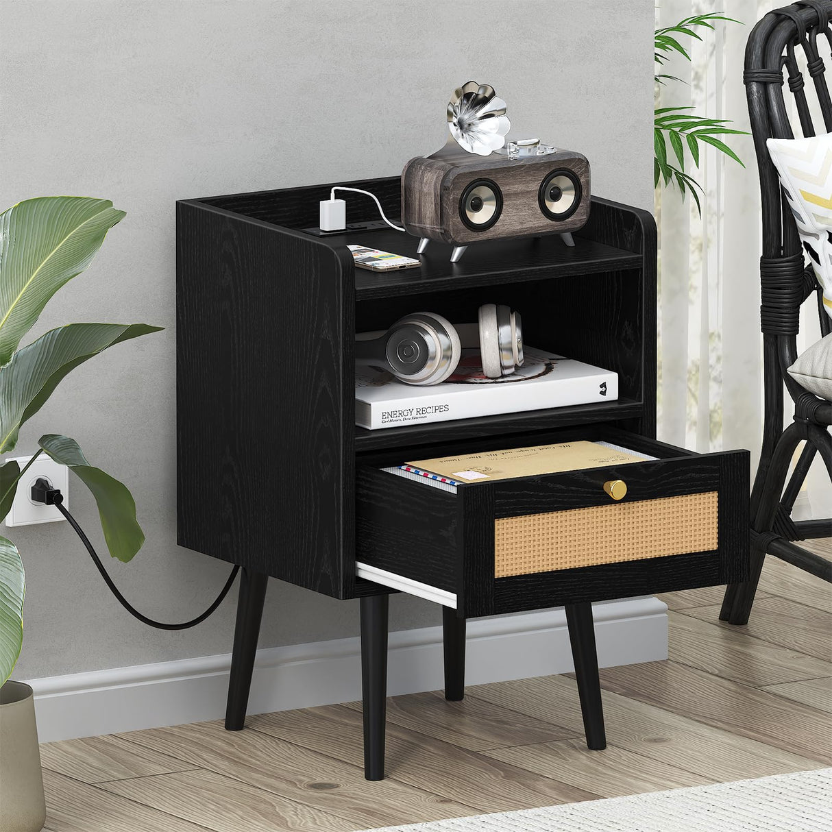 Night stand Set of 2, Bedside Tables with Charging Station, Rattan End Tables, Boho Bed Side Tables, Wood Nightstands set of 2 for Farmhouse Bedroom Living Room Dorm Sofa Couch Office Corner (Black) MECHYIN