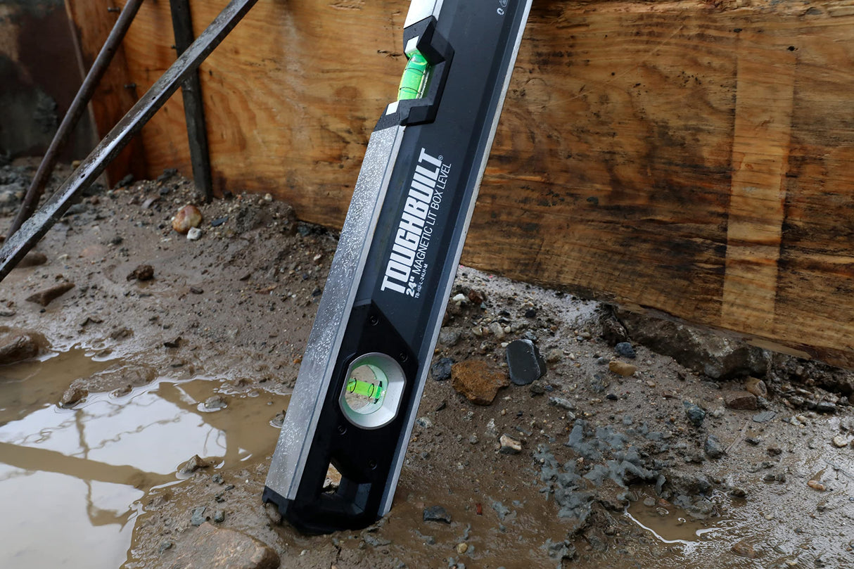 ToughBuilt - 24-in Lighted Magnetic Box Level, Digital Backlit Display, Shock Absorbing Endcaps, Powerful rare earth magnets provide superior holding strength - TB-H2-L-24LH-M ToughBuilt
