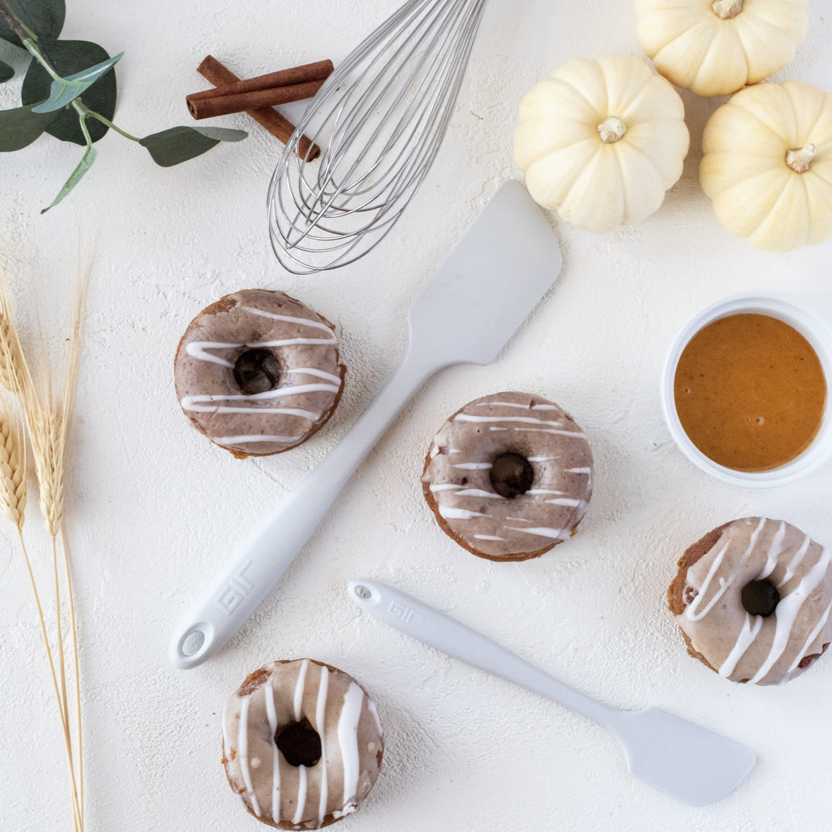 Get It Right Premium Silicone Spatula | Heat Resistant up to 550°F | Seamless, Nonstick Kitchen Spatulas for Cooking, Baking, and Mixing | Ultimate - 11 IN, Black GIR