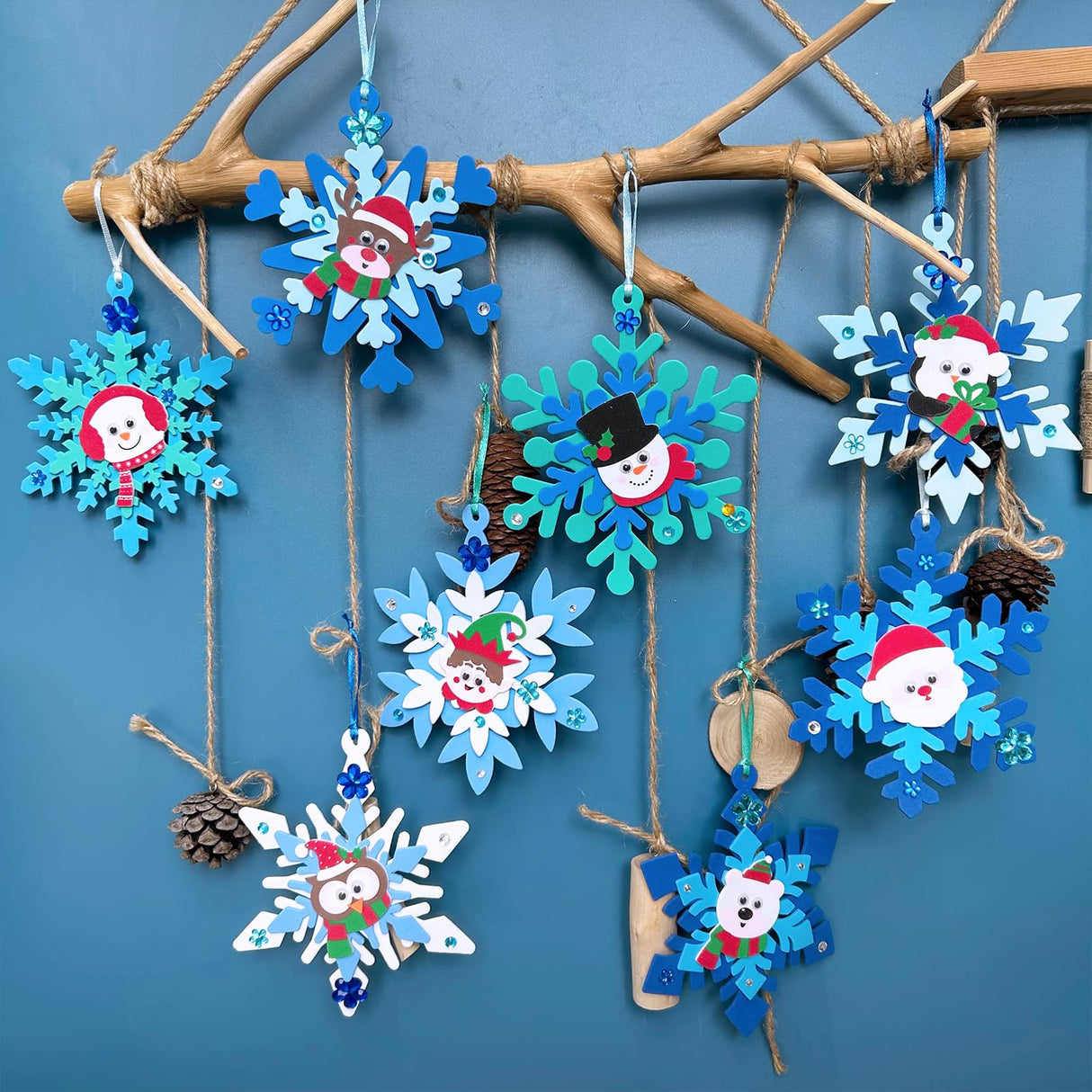 Winlyn 24 Sets Christmas Craft Kits Winter Crafts DIY Christmas Snowflake Ornaments Decorations Art Sets Foam Snowman Santa Owl Christmas Stickers for Kids Holiday Classroom Activities Party Favors Winlyn
