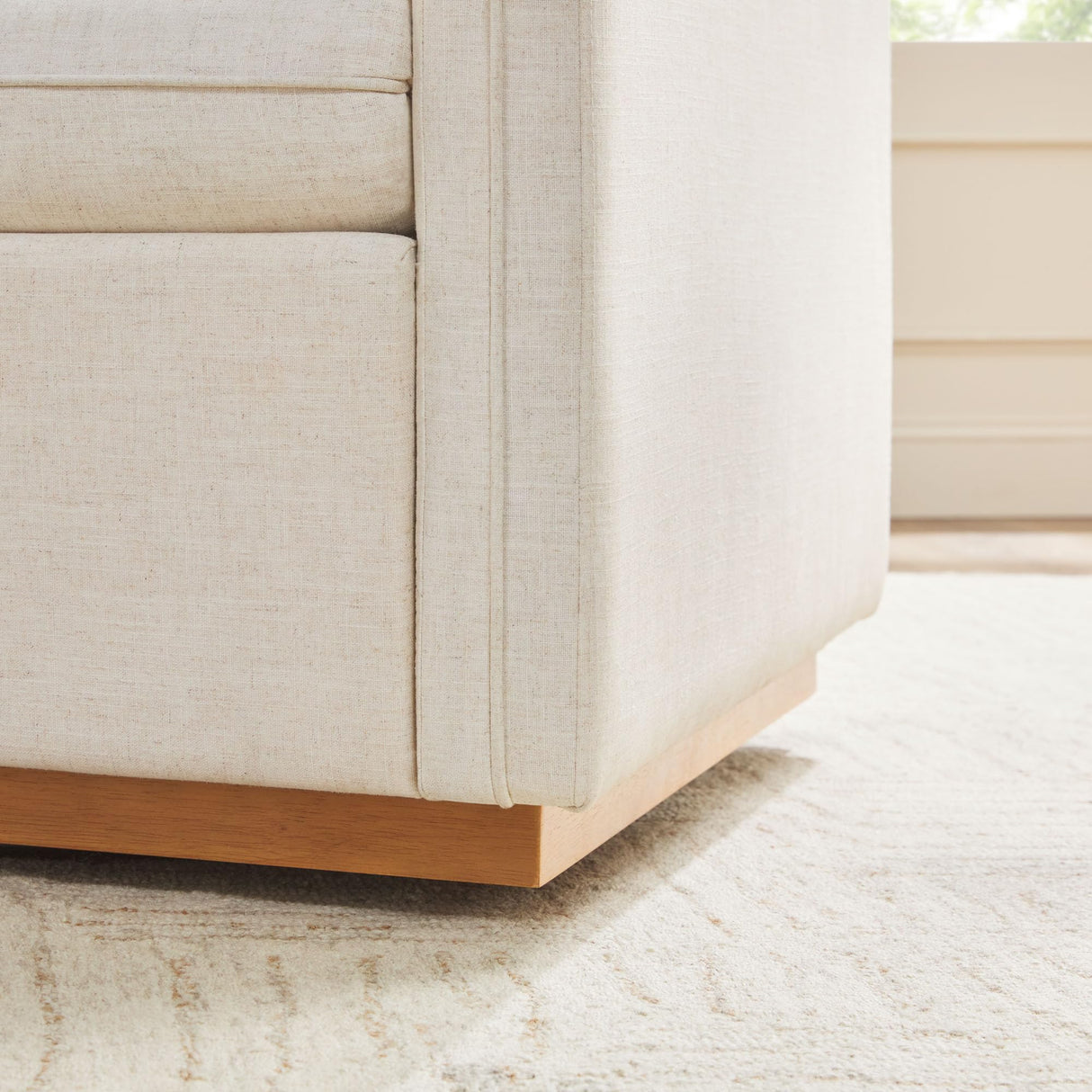 Walker Edison Nash Modern Farmhouse Linen Swivel Accent Chair, Cream Walker Edison