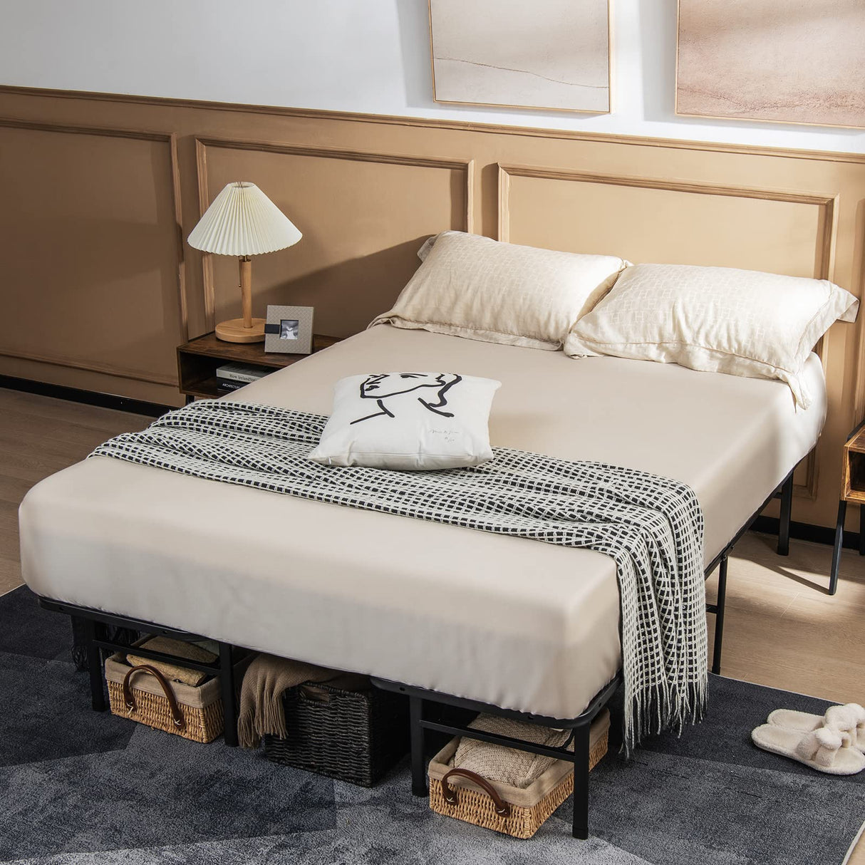 Giantex Folding Bed Frame, Queen/King Size Portable Bed Base for Kids, Teens & Adults, Tool-Free Assembly, No Box Spring Needed, 660 LBS Capacity, Steel Platform Bed Giantex