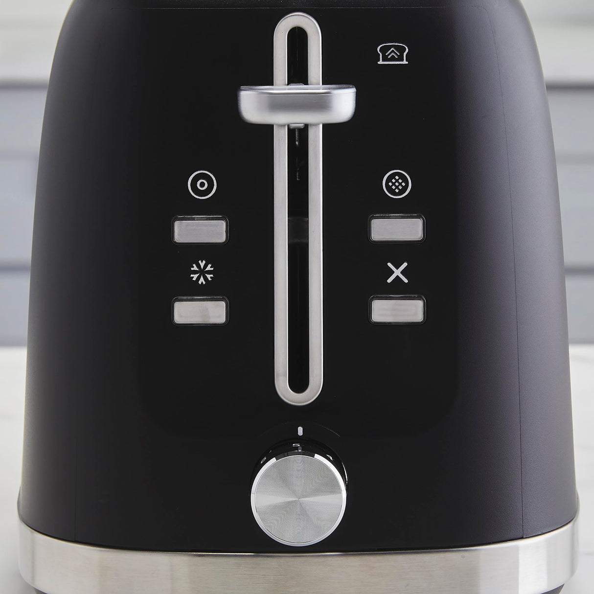 West Bend Toaster 2 Slice Extra-Wide and Deep Slots with 3 Functions and 7 Shade Settings Manual Lift Lever and Auto-Shut Off, 750-Watts, Black West Bend