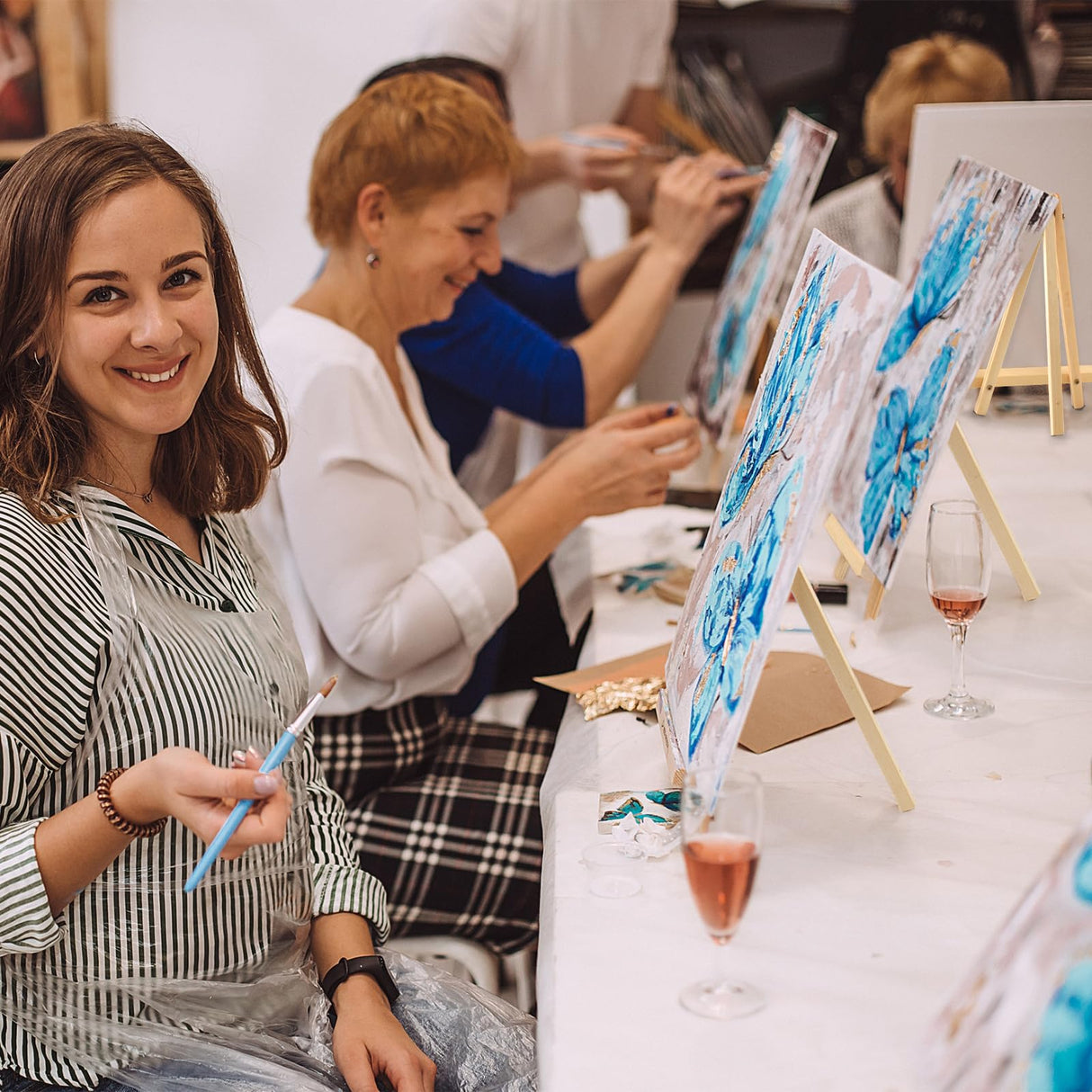 4PCS 9 Inch Wood Easels, Tripod, Painting Party Easel, Kids Student Tabletop Easels for Painting, Easel Stand for Painting Canvases, Portable Canvas Photo Picture Sign Holder. DSUWAZU