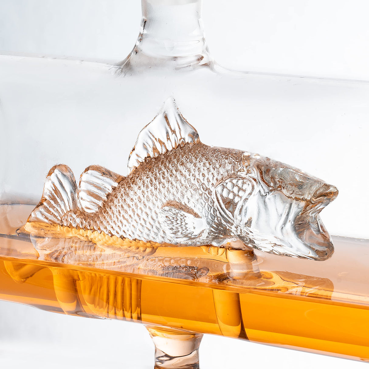 Bass Fish Wine & Whiskey Decanter Set 1100ml by The Wine Savant with 4 Bass Whiskey Glasses, Fishing & Boating Gifts, Drink Dispenser for Scotch, Bourbon The Wine Savant