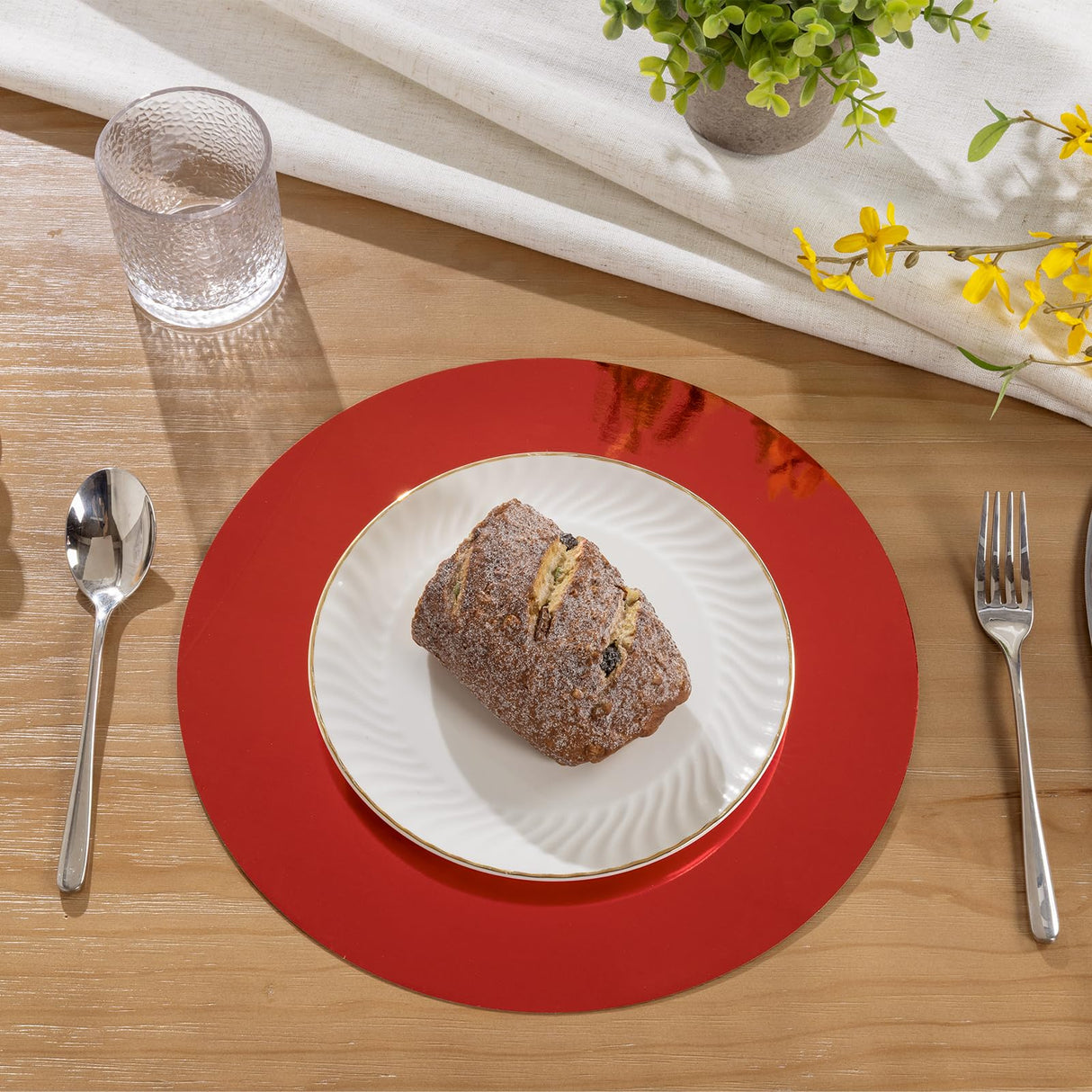 SHACOS 100Pcs Round Red Placemats, 13" Paper Place Mats Disposable for Dining Table, Charger Plates Table Mat for Christmas Dinner Party Wedding Birthday Banquet Table Setting Decor SHACOS