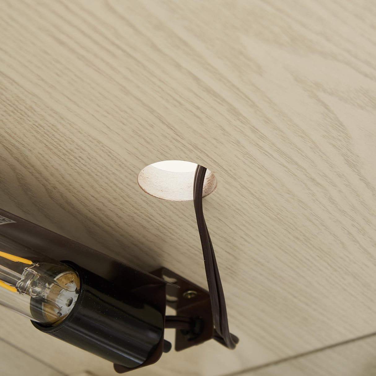 Wekuku Elegant White Lighted Corner Curio Cabinet Glass Display Case for Living Room, Bar Storage, Antique Collections Wine with Built in Lighting Wekuku