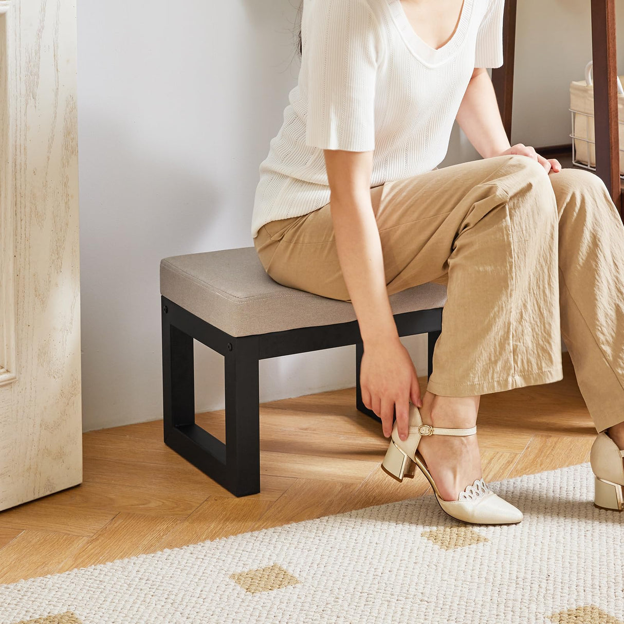 IBUYKE 16 Inch Small Foot Stool Ottoman, Rectangle Linen Foot Rest with Padded Seat and Metal Legs, Modern Ottoman Foot Rest for Living Room Bedroom Entryway Couch, Grey WBD001G IBUYKE