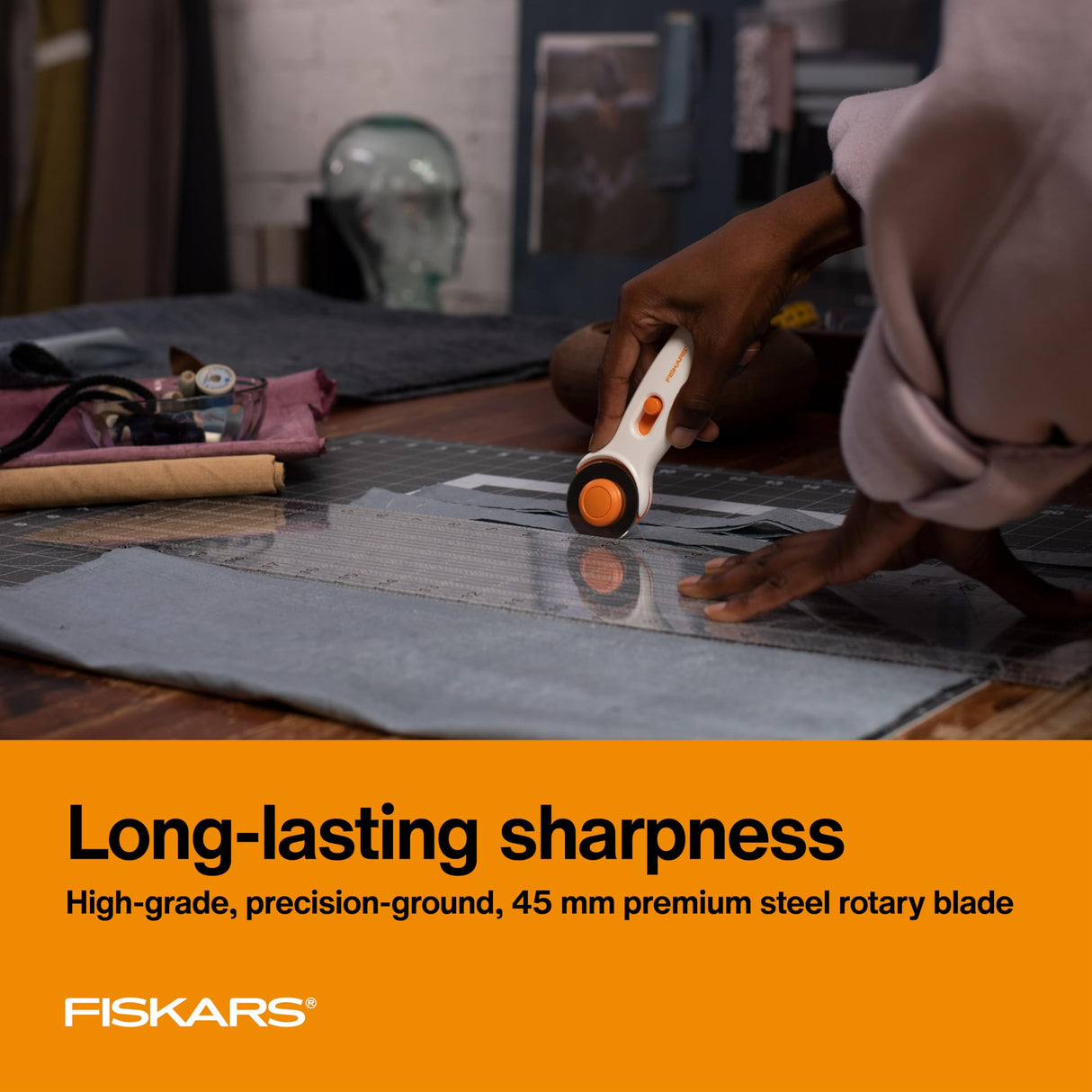 Fiskars 45mm Rotary Cutter for Fabric, Premium Steel Stick Fabric Cutter Cuts Through Multiple Layers, Right and Left Handed, Easy and Safe Blade Change, Arts and Crafts, Sewing and Quilting Tools Fiskars