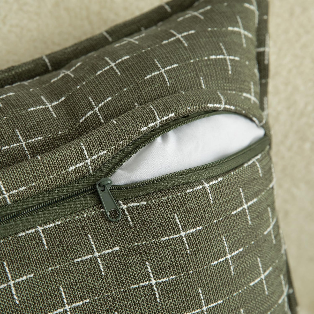 MANDIOO Pack of 2 Burlap Linen Throw Pillow Covers Woven Textured Modern Farmhouse Cushion Covers Pillowcase Decorative Couch Sofa Bed Living Room 18 x 18 Inch Olive Green MANDIOO