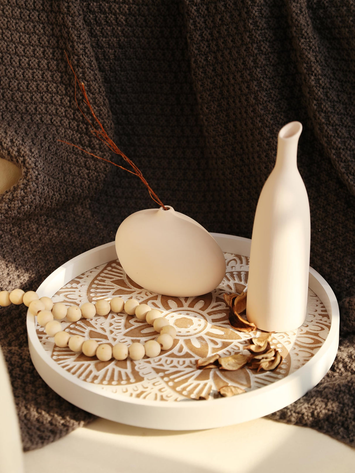 Hanobe Decorative Serving Tray Round: Farmhouse Coffee Table Tray for Ottoman Boho Wooden Centerpiece Rustic White Washed Mandala Home Decor Living Dining Room Kitchen Counter Display Hanobe