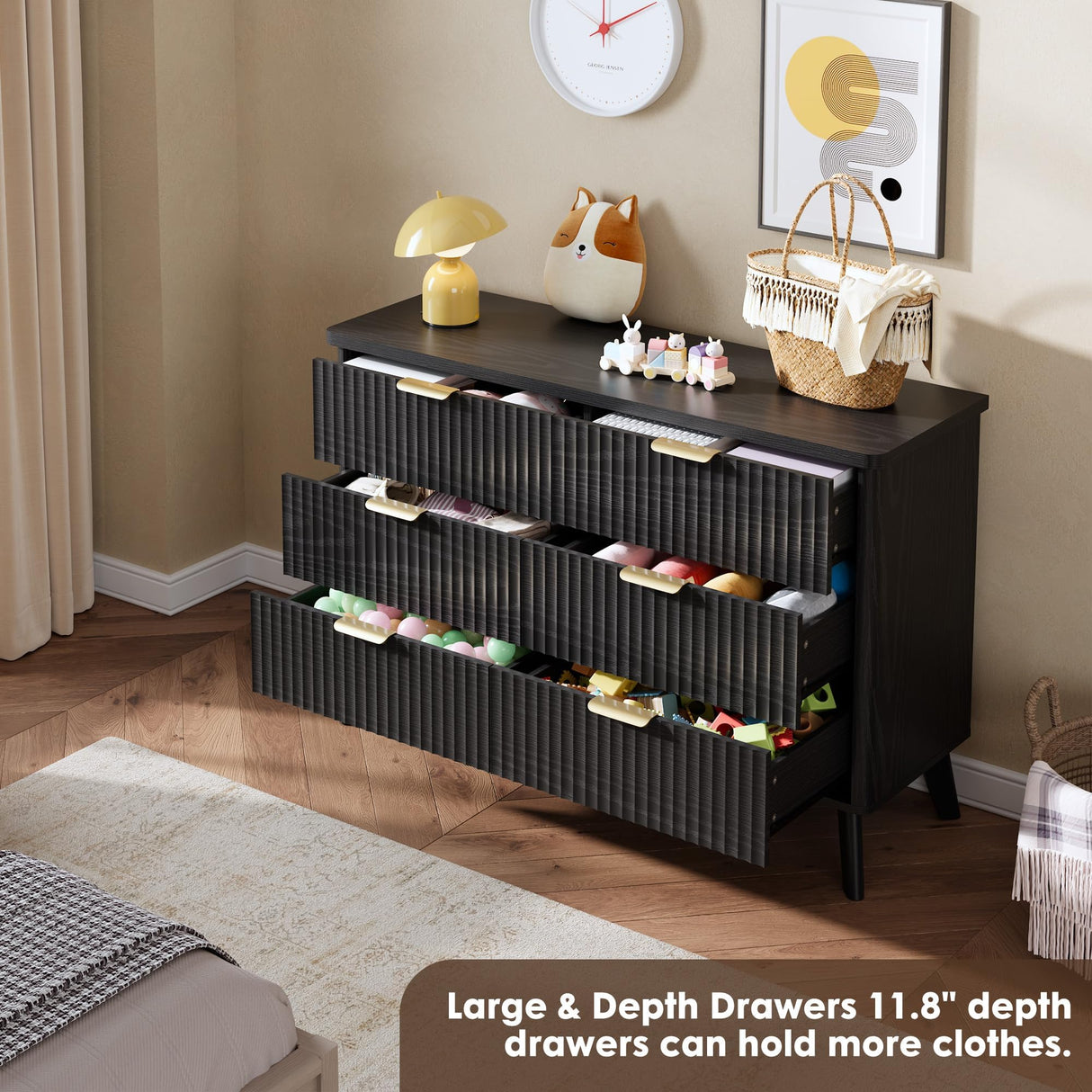 Garvee 6 Drawers Dresser for Bedroom, 47.2" Wide Dressers with Curved Profile Design, Fluted Wood Drawers with Gold Handle, Modern Chest of Dressers with Thickened Design for Living Room, Black Garvee