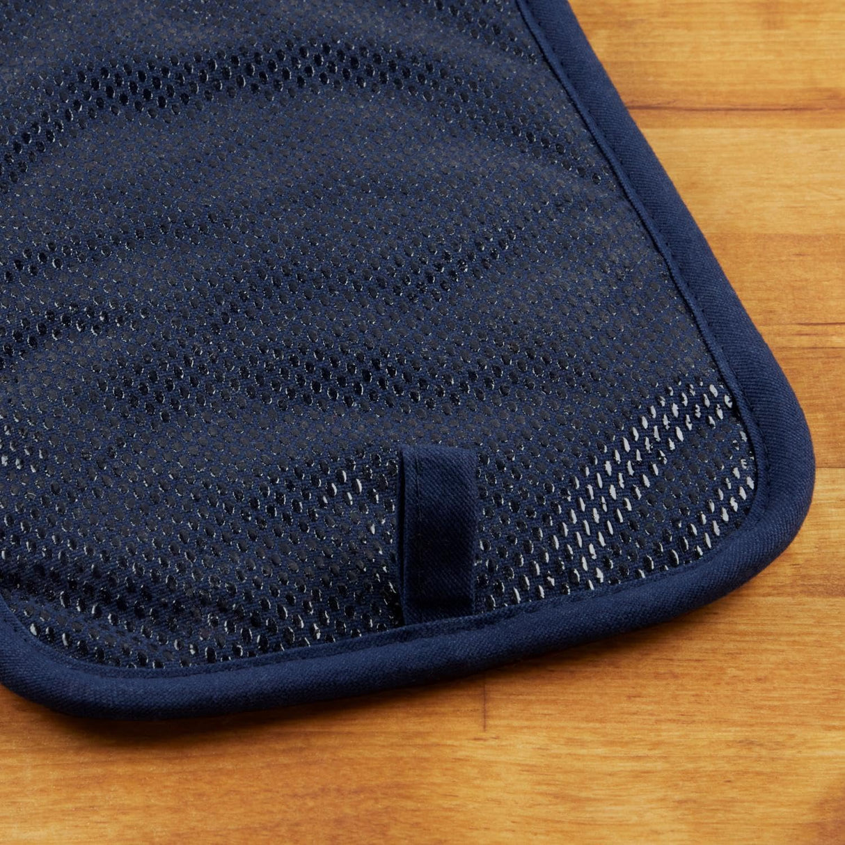 MARTHA STEWART Americana Star Gihgham Oven Mitt & Pot Holder Set, 100% Cotton, Heat Resistant, Patriotic USA America Decor, Red/White/Blue, 7"x13" & 7"x10" Martha Stewart