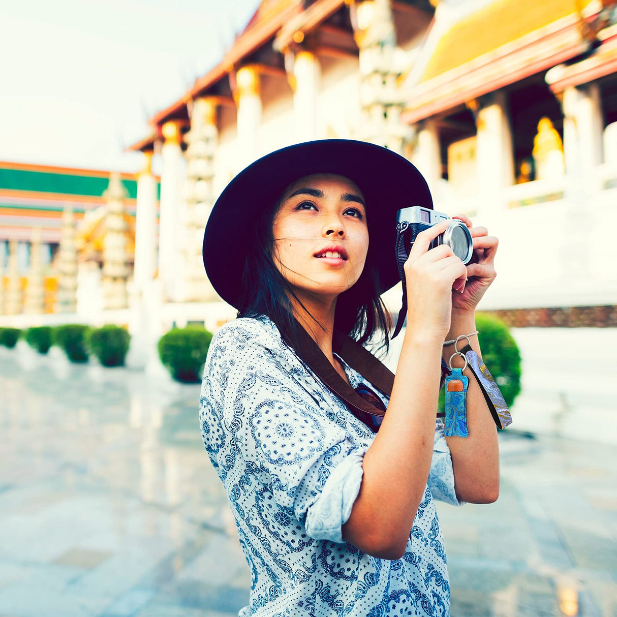 Yisong 40 Pieces Sublimation Blank Wristlet Lanyards with Lipstick Holder Keychains, Blank Neoprene Wristlet Lanyards Strap with Blank Lipstick Keychain Holder Set for Heat Transfer Craft DIY Yisong