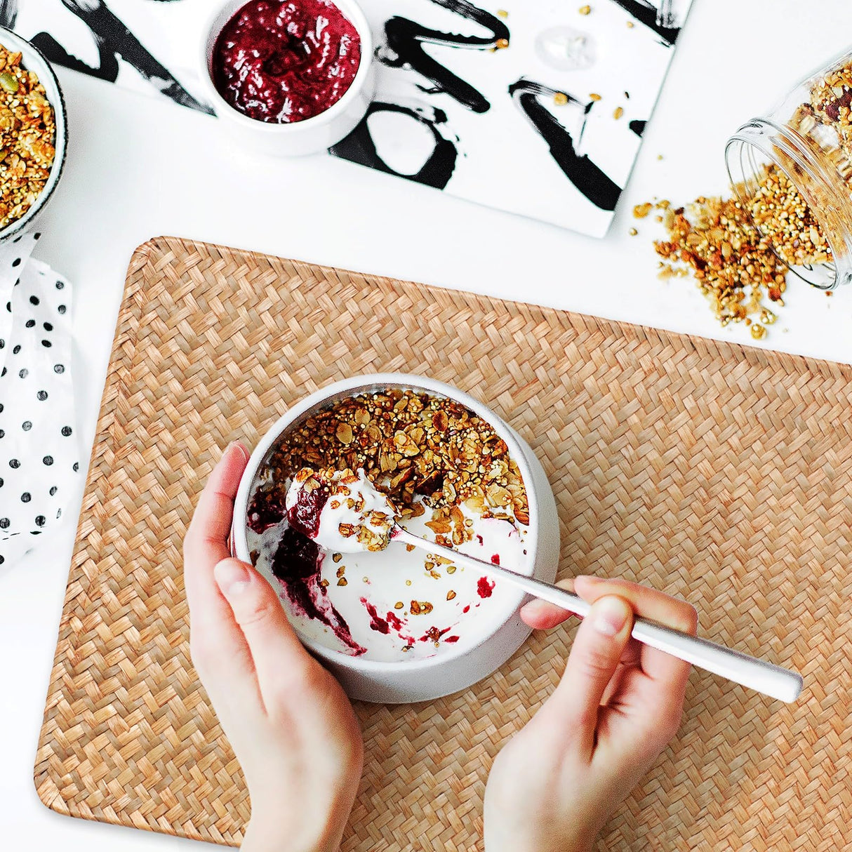 6 Pack Woven Placemats, Rectangular Rattan Place mats, Natural Seagrass Placemats, Farmhouse Wicker Table Mats for Dining Table XIMISISE