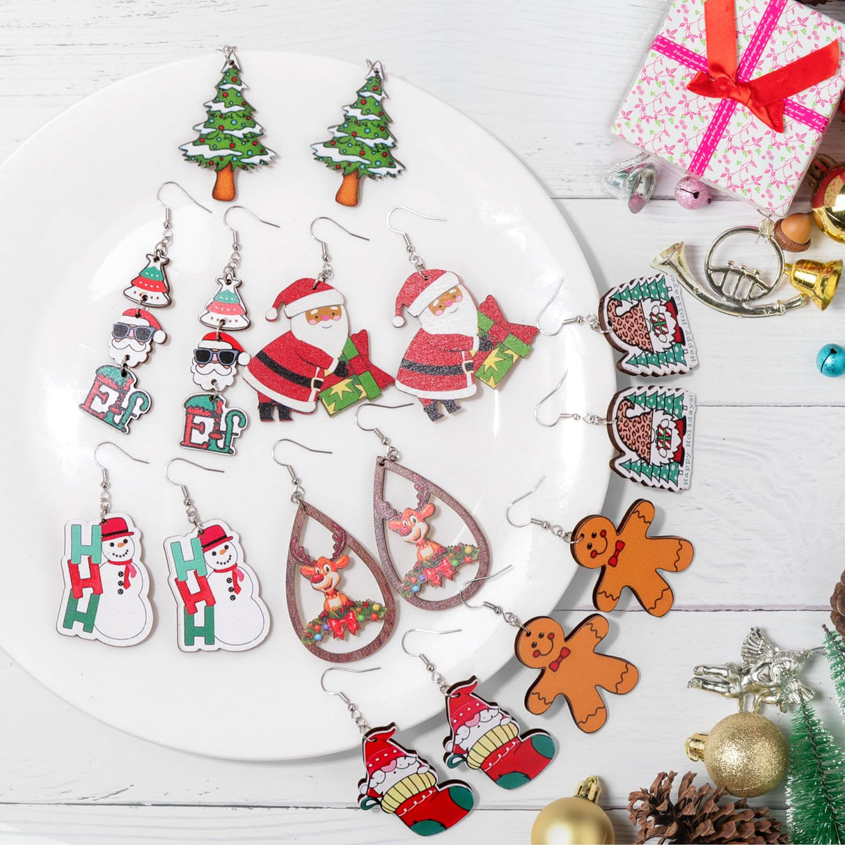 Risyfjew 8 Pairs Christmas Earrings for Women Lightweight Wooden Christmas Drop Dangle Earrings Christmas Tree Gingerbread Decoration Cute Gifts Jewelry for Women Risyfjew