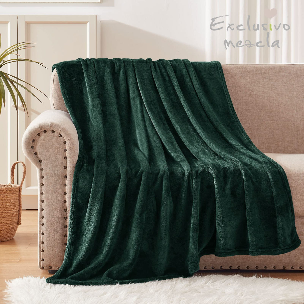 Exclusivo Mezcla Extra Large Fleece Throw Blanket for Couch, Sofa, 300GSM Super Soft and Warm Blankets, Forest Green Throw All Season Use, Cozy, Plush, Lightweight, 50x70 Inches Exclusivo Mezcla