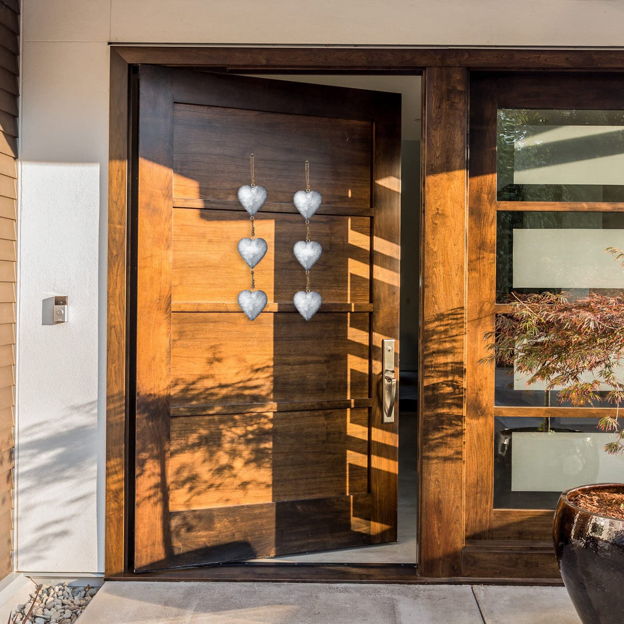 Moxweyeni 2 Pieces Metal Heart Wall Decor Galvanized Heart Hanging Sign Valentine Rustic Wall Hanging Art Crafts for Home Indoor Outdoor(Silver) Moxweyeni