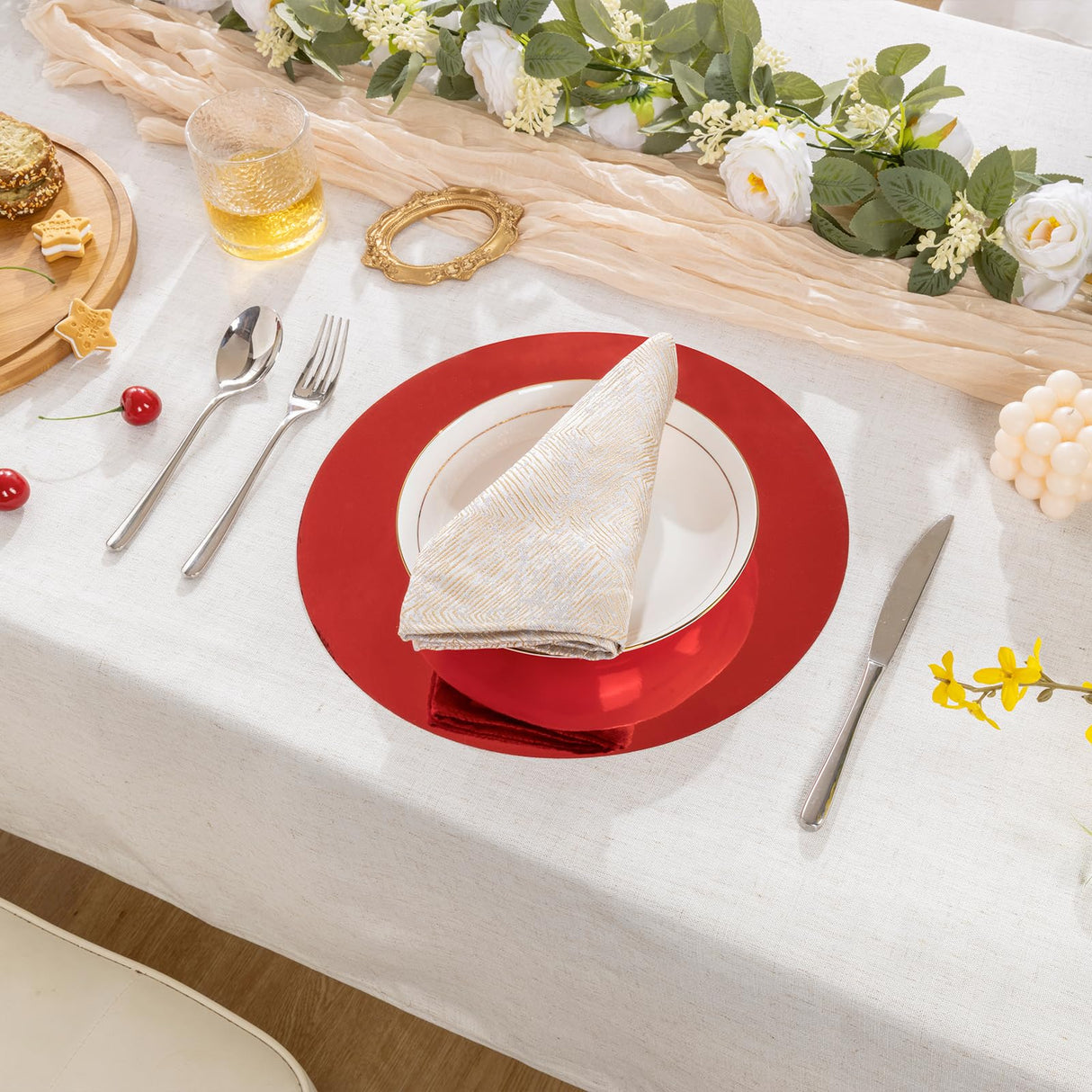 SHACOS 100Pcs Round Red Placemats, 13" Paper Place Mats Disposable for Dining Table, Charger Plates Table Mat for Christmas Dinner Party Wedding Birthday Banquet Table Setting Decor SHACOS