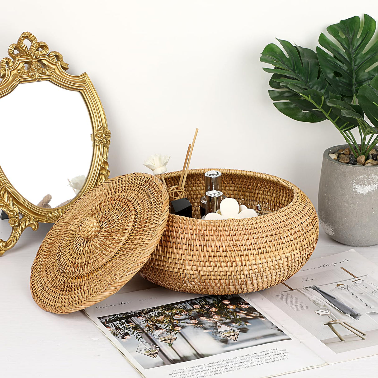 Hipiwe Round Rattan Boxes with Lid Natural Woven Storage Basket Bin Multi-Purpose Wicker Tray Weaving Decorative Shelf Basket Farmhouse Picnic Food Bread Fruit Table Storage Basket Hipiwe