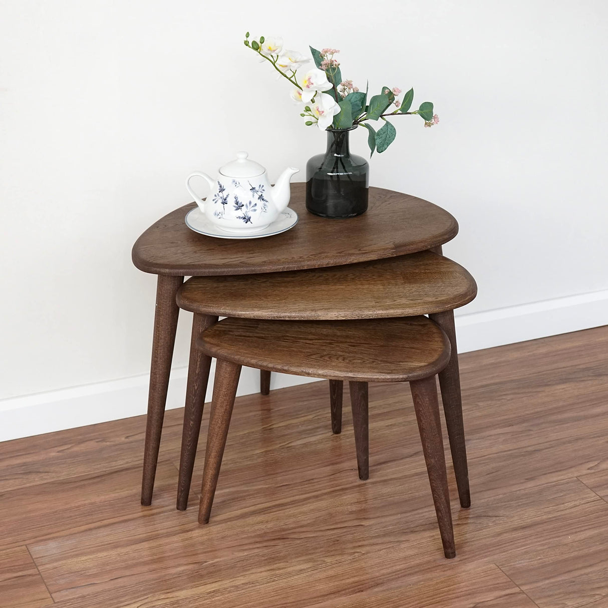 Ultimate Premium Products Solid Nesting Table Set of 3- Oak Mid Century Pebble Tables with Tapered Legs – Wooden Home Furniture in a Retro Style - Oak Ultimate Premium Products