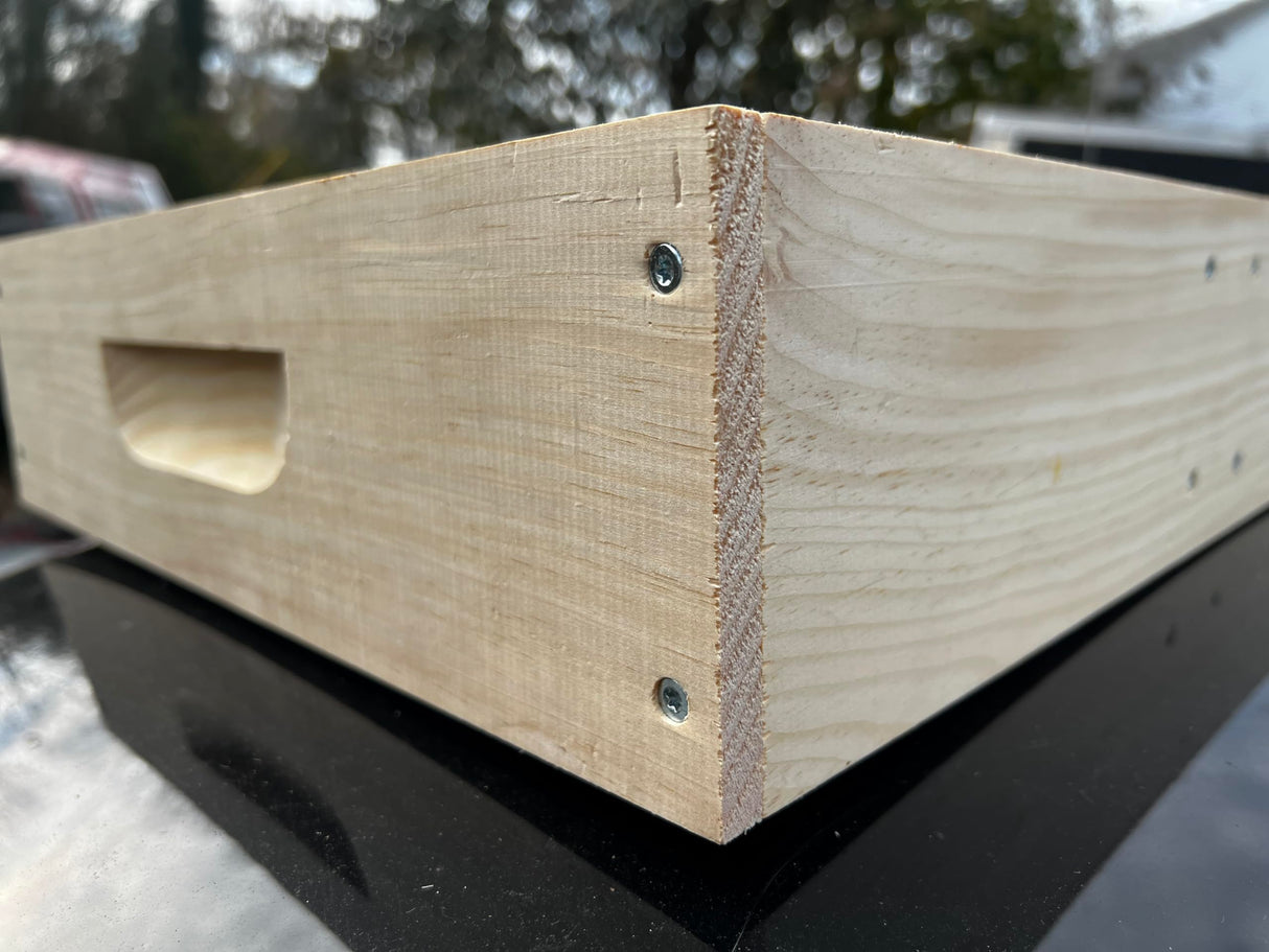 Little Larue Apiary LLc Bee Hive Top Feeder w/Floats Assembled Langstroth Beekeeping Equipment Made in USA (10 Frame) Little Larue Apiary LLc