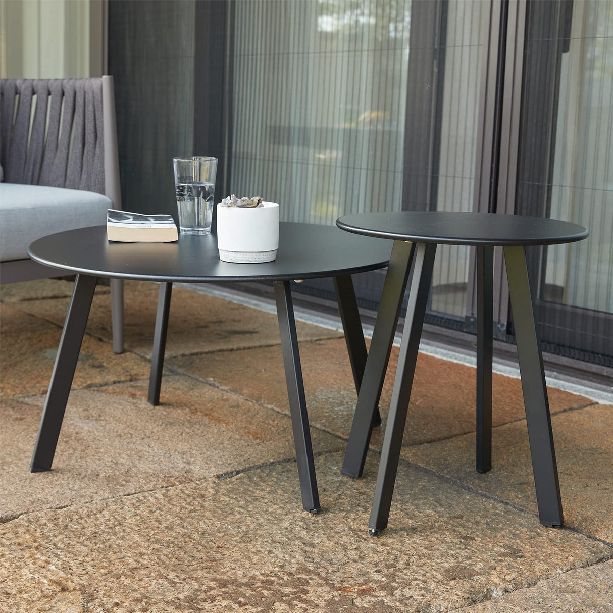 Patio Outdoor Coffee Table Set of 2 - Weather Resistant Outdoor Round End Table Modern Coffee Tables for Living Room Balcony Home Office (Black) juserox