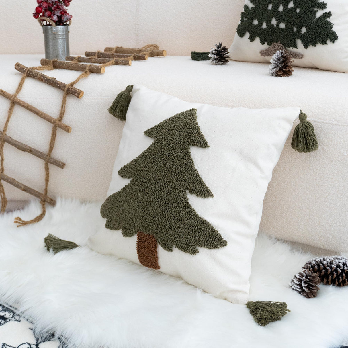 VANNCIO Green Tufted Christmas Tree Throw Pillow Cover, New Year Farmhouse Pillowcase with Tassels, Hand Woven Cushion Sham for Winter Holiday Home Decor, 18x18 inch, 1PCS (Pine Tree) VANNCIO