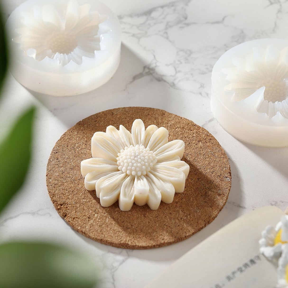 KCKHFA Daisy Flower Silicone Candle Mold, Moldes para Velas for Candles, Handmade Soaps, Bath Bombs, Lotion Bars, Resin Crafts, Concrete Decorations KCKHFA