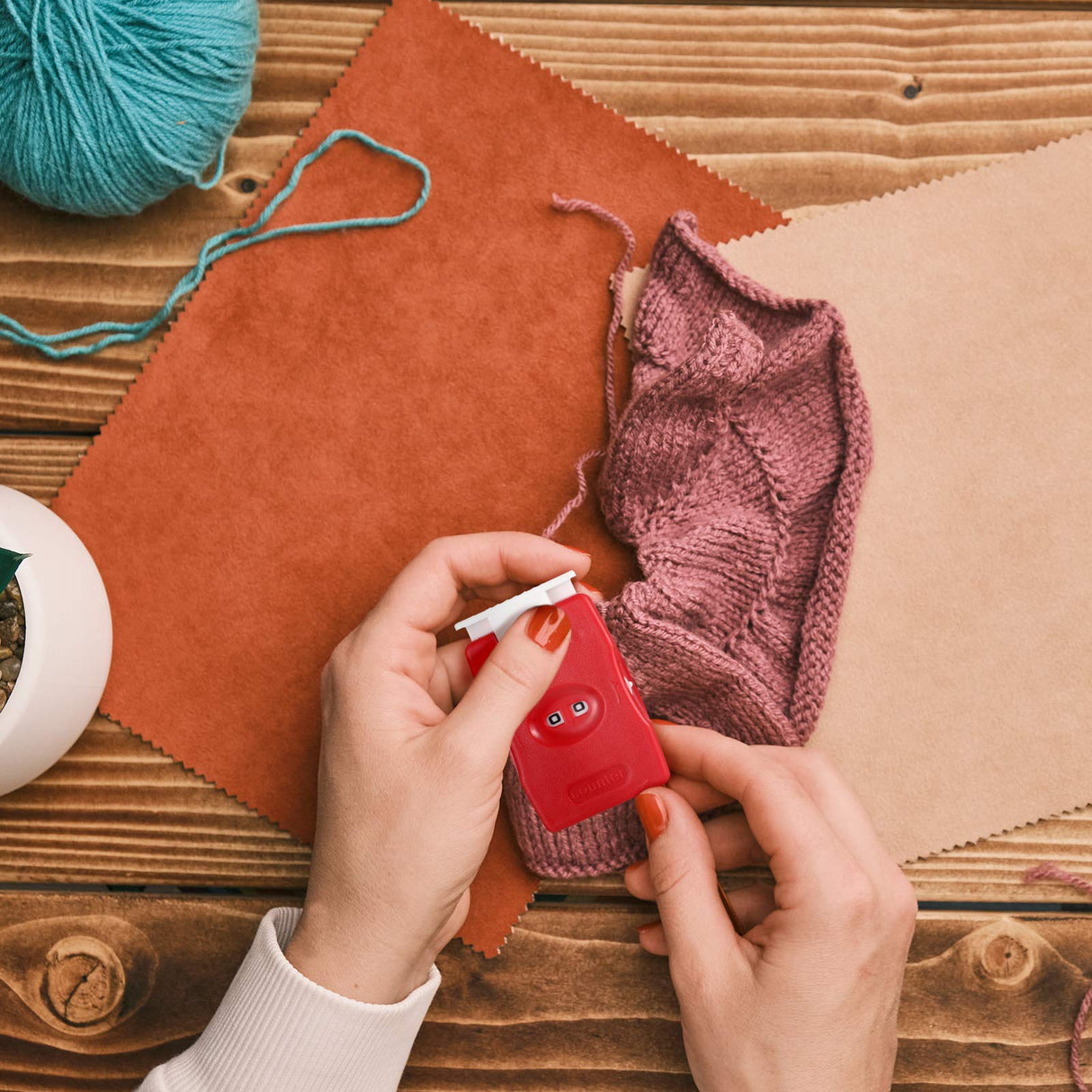 4 Pieces Knitting Counter Stitch Needle Marking Tool Mini Crochet Stitch Knitting Stitch Plastic Knit Stitch Counter, Red Weewooday