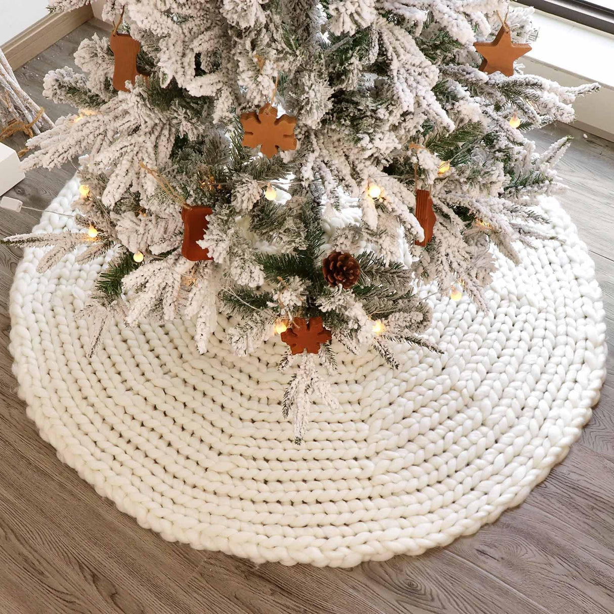 LimBridge Knitted Christmas Tree Skirt: 48 Inches Crochet Cream White Tree Skirt, Chunky Knit Thick Rustic Christmas Tree Decorations, Farmhouse Christmas Decor Xmas Holiday Home Party Decorations LimBridge