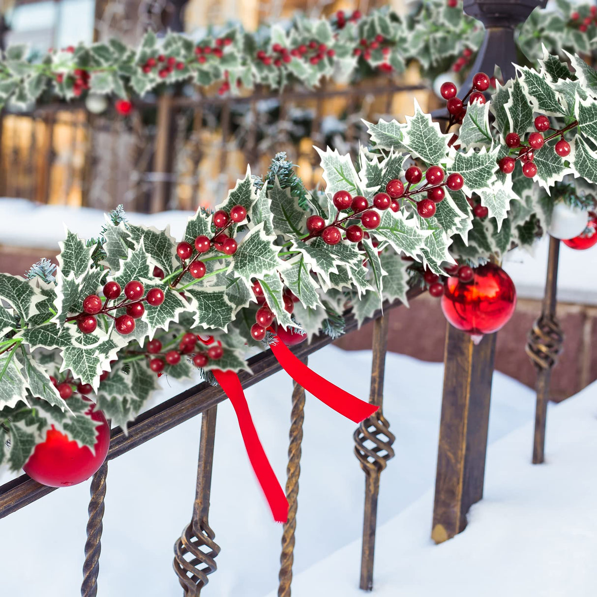 Whaline 2Pcs Christmas Artificial Garland, 15.7Ft Xmas Berry Holly Leaves Garland Christmas Faux Greenery Garland Winter Snowy Red Berries Hanging Vine for Christmas Wedding Party Home Decoration Whaline